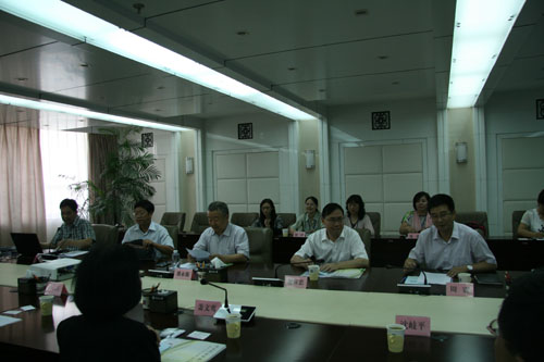                         香港学者协会教授团访问我校