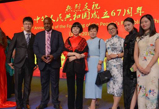 HJC黄金城集团迪拜大学孔院志愿者教师青春飞扬